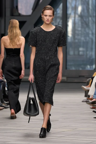 Look 18